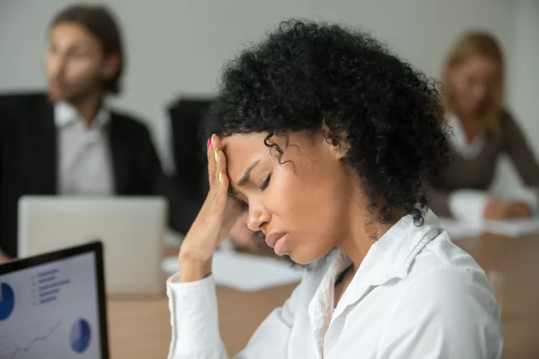Photo: Quand la migraine prend aux tripes
