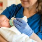 Actu PRO : La transplantation fécale pour restaurer le microbiote des bébés nés par césarienne ?