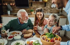 Photo Observatoire: Le microbiote à chaque étape de la vie : des parents sensibilisés, des seniors peu informés